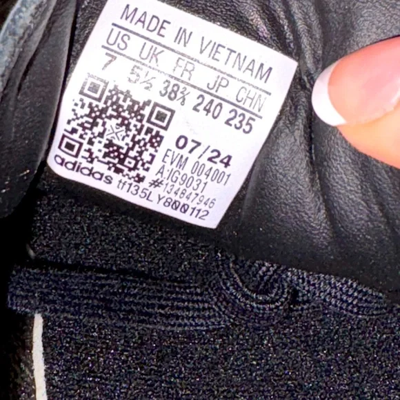Adidas samba OG women Black Sneakers with White Stripes size 6/7/8 us box - Picture 4 of 4